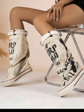 Canvas Graphic High-Top Women's Boots in Off-White